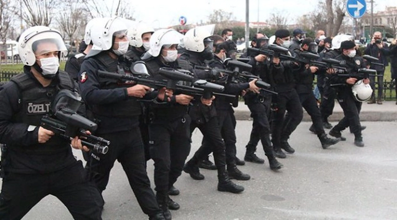 Emniyet'te yönetmelik değişikliği: Branşından çıkarılan polislerin görev süresine düzenleme