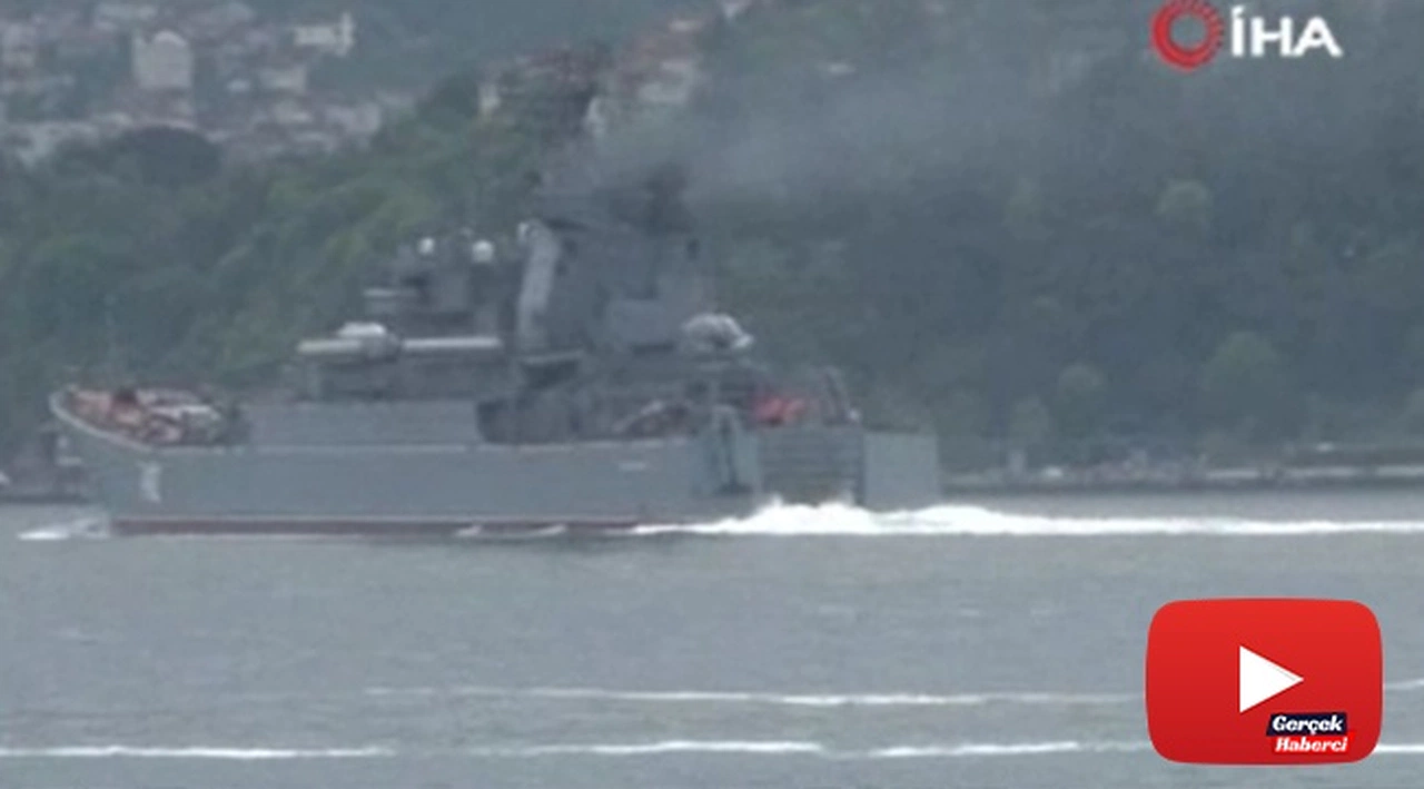 Rus ve İngiliz gemileri İstanbul Boğazı'ndan geçti