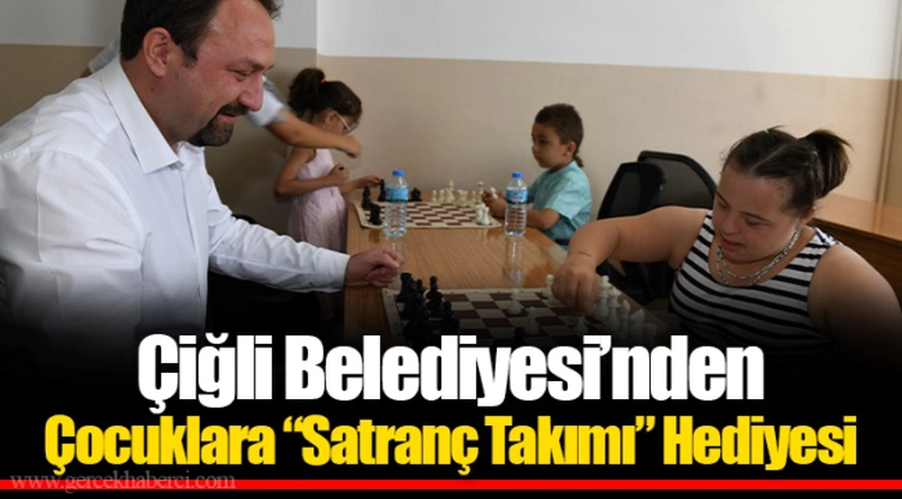 Çiğli Belediyesi’nden Çocuklara “Satranç Takımı” Hediyesi