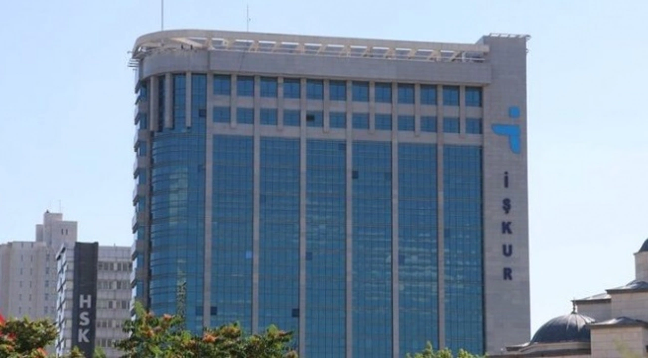 İŞKUR şube müdürü, Genel Müdürlük binasından atlayarak intihar etti