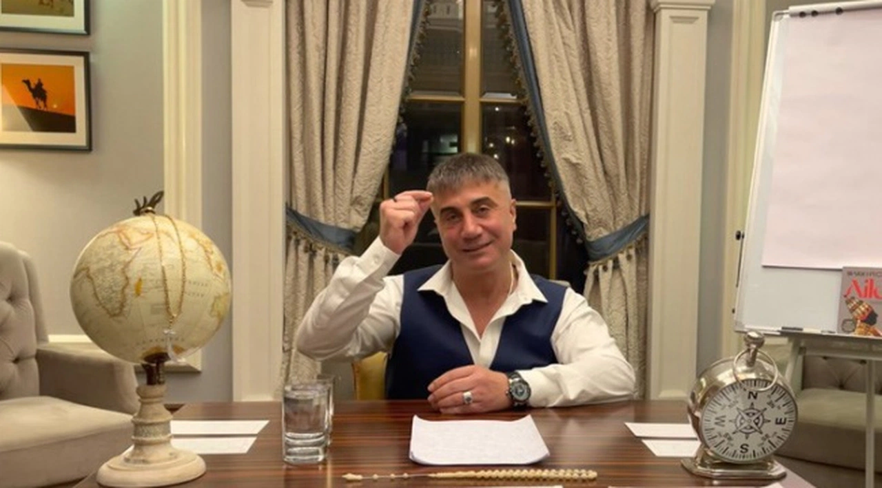 Sedat Peker'den Bakan Soylu'ya: Bütün çaldığın çırptığın ne varsa hepsinin dosyası önümde