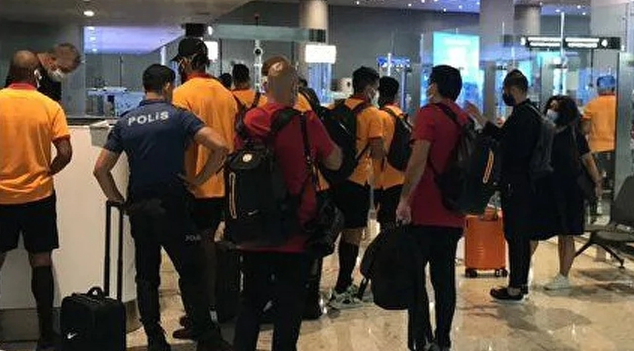 Galatasaray, özel maç için gittiği Yunanistan'dan, PCR testlerinin kabul edilmemesi nedeniyle geri dönüyor