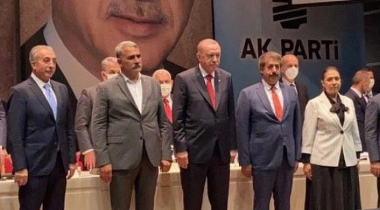 HDP'den istifa eden belediye başkanı Ak Parti'ye geçti