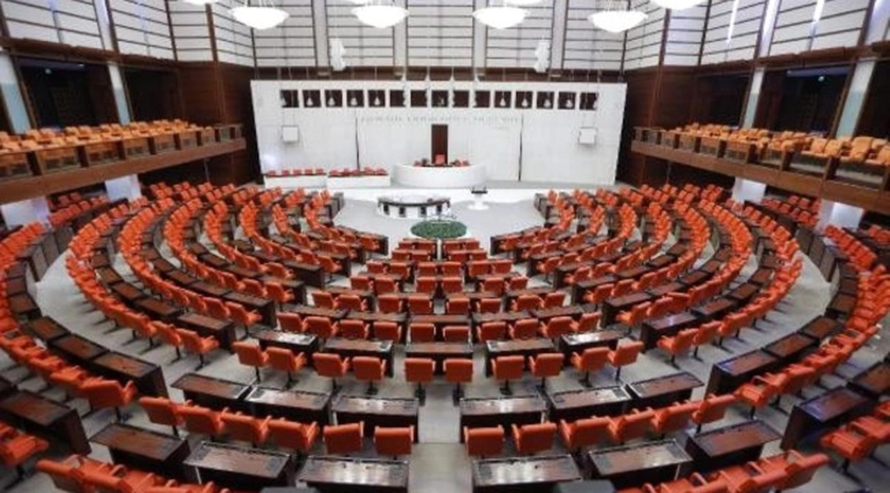 HDP’nin ‘iktidar yanlısı medyaya aktarılan kamu kaynakları araştırılsın’ önergesi reddedildi