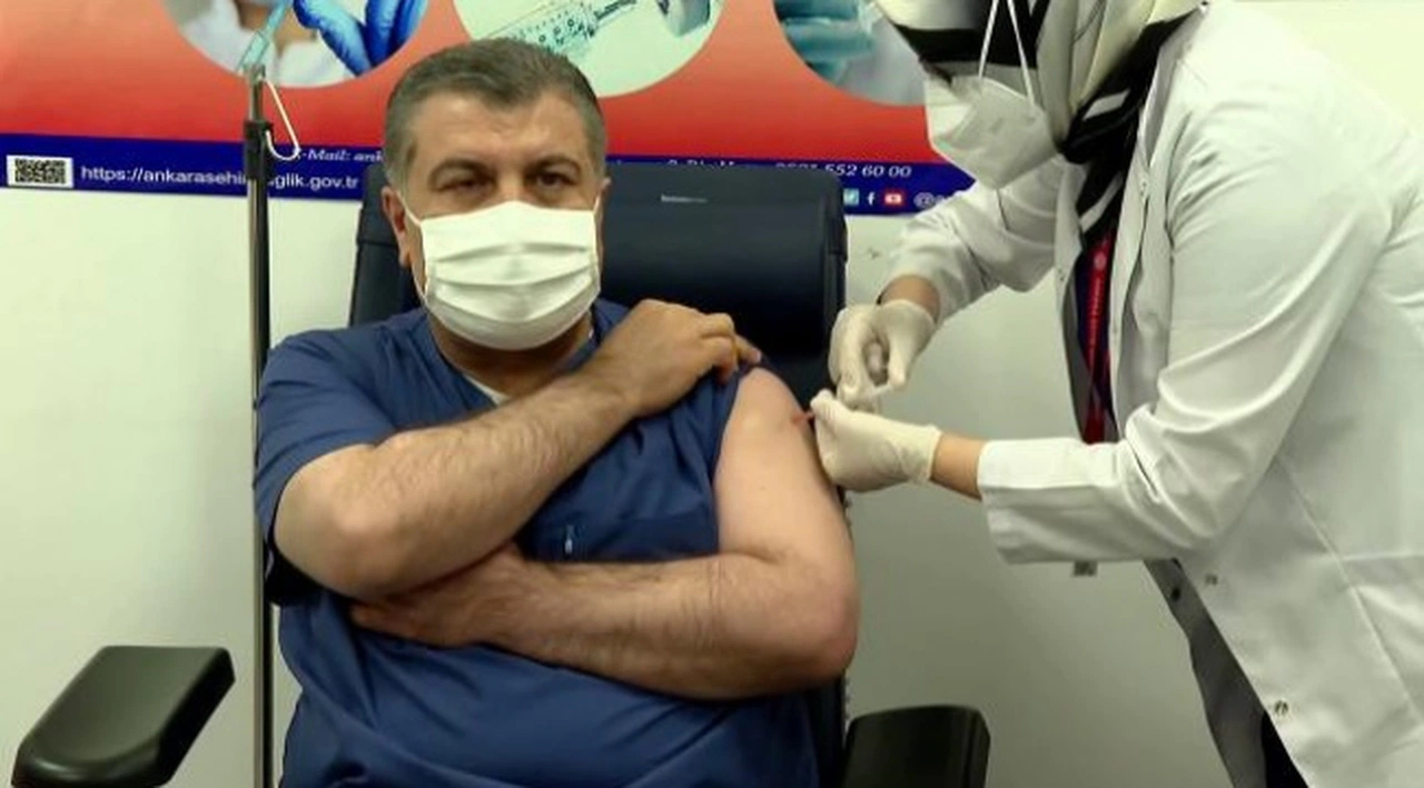 Sağlık Bakanı Koca, Türkiye'de yapılan aşı oranını açıkladı