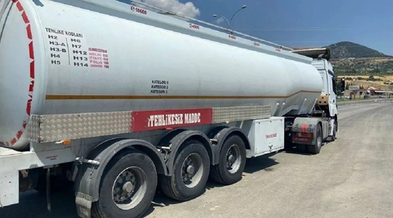 Ticaret Bakanlığı'ndan 300 milyon litre akaryakıtı piyasaya usulsüz sevk eden firmalara operasyon