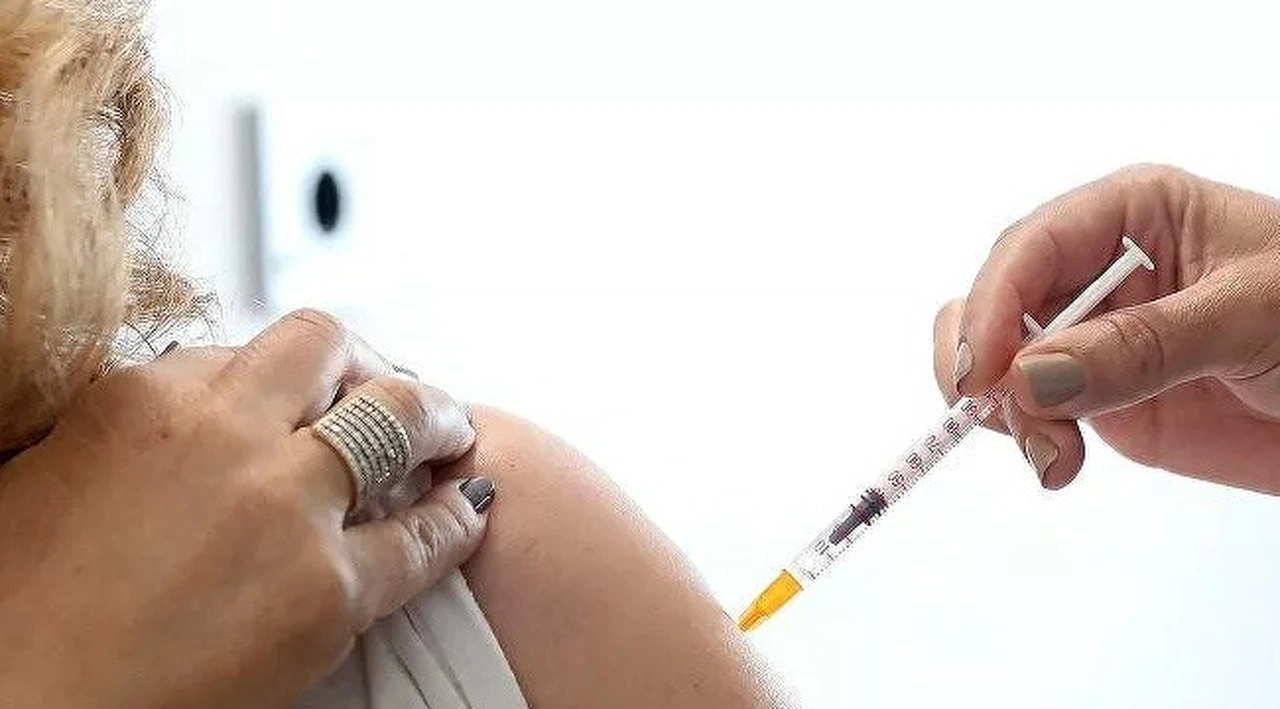Türkiye genelinde bir haftada 5,5 milyon dozdan fazla aşı uygulandı