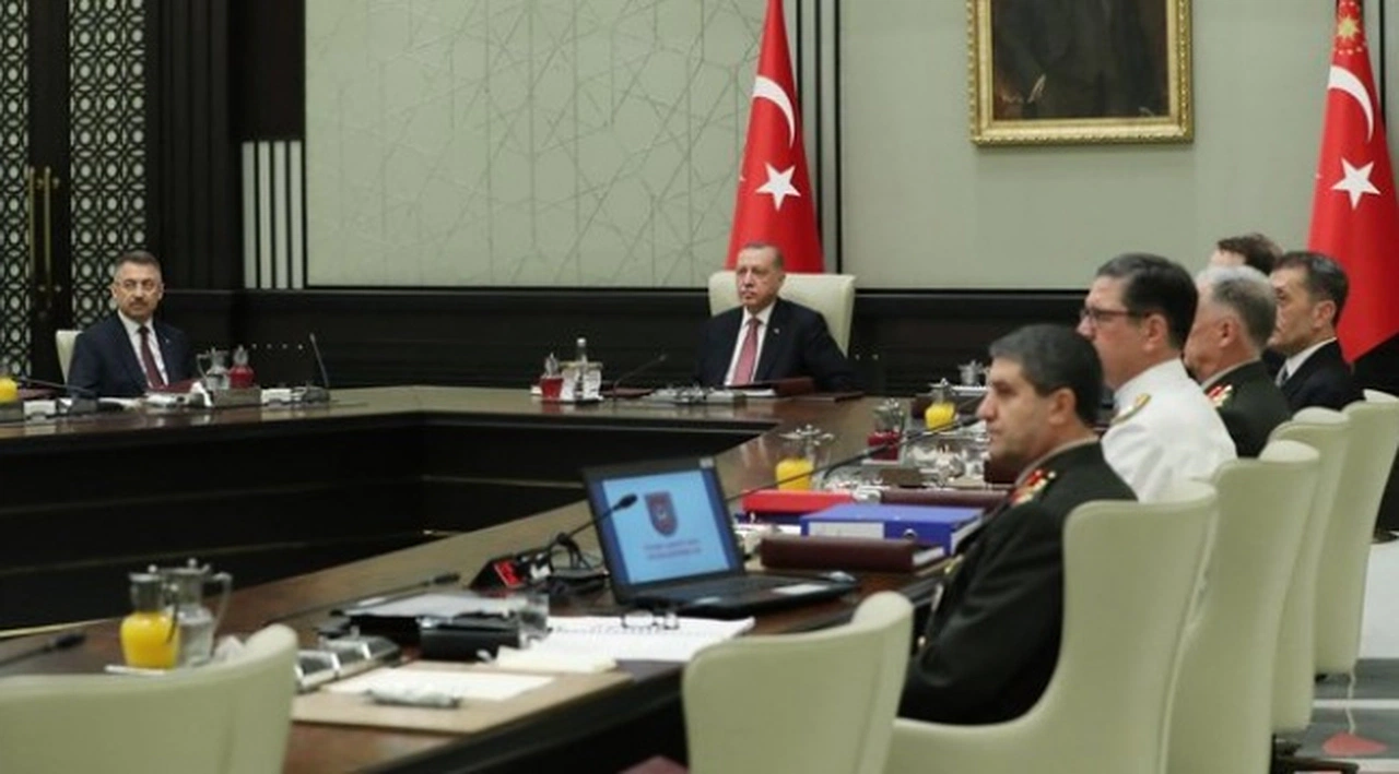 29 General ve Amiral kadrosuzluk sebebiyle emekliye sevk edildi...