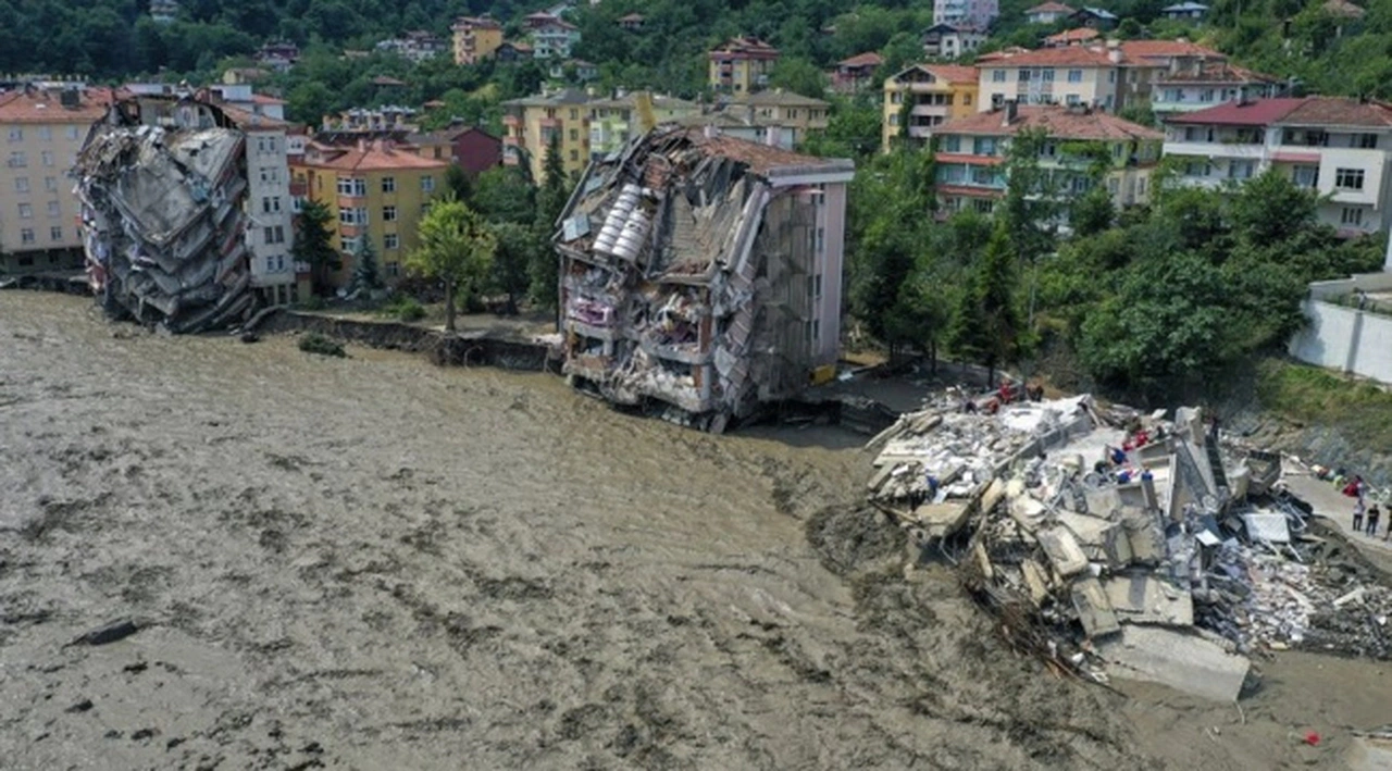 Bakanlık Karadeniz'deki felaketi önceden tahmin etmiş