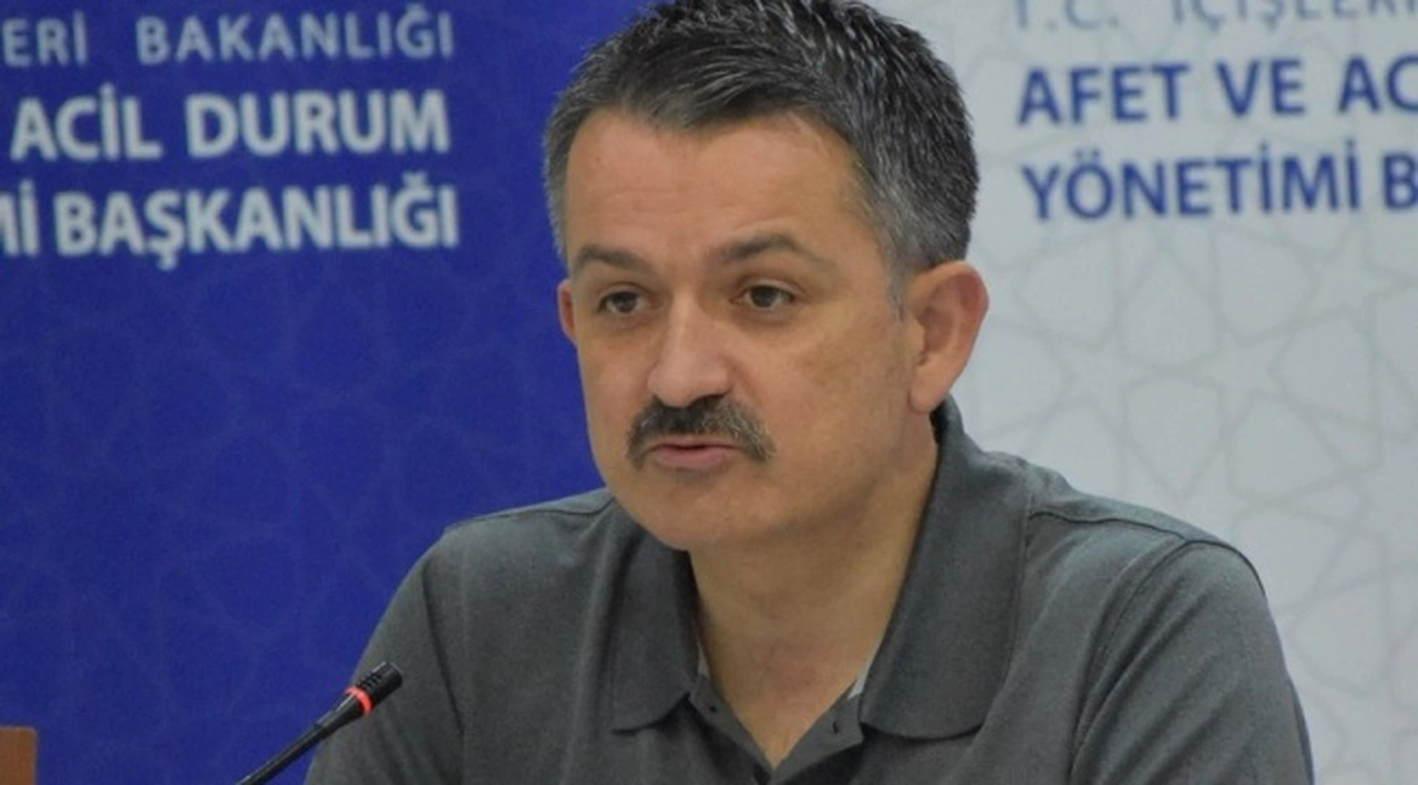 CHP'li Göker: Yangının söndürülmesini beklerken gelen helikopter bakanın çıktı