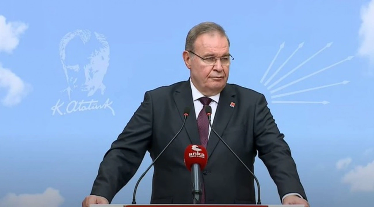 CHP Sözcüsü Öztrak: İki ay öncesine kadar ‘aya gideceğiz’ diyenlerin, ellerinde yangın söndürmeye uçak yok