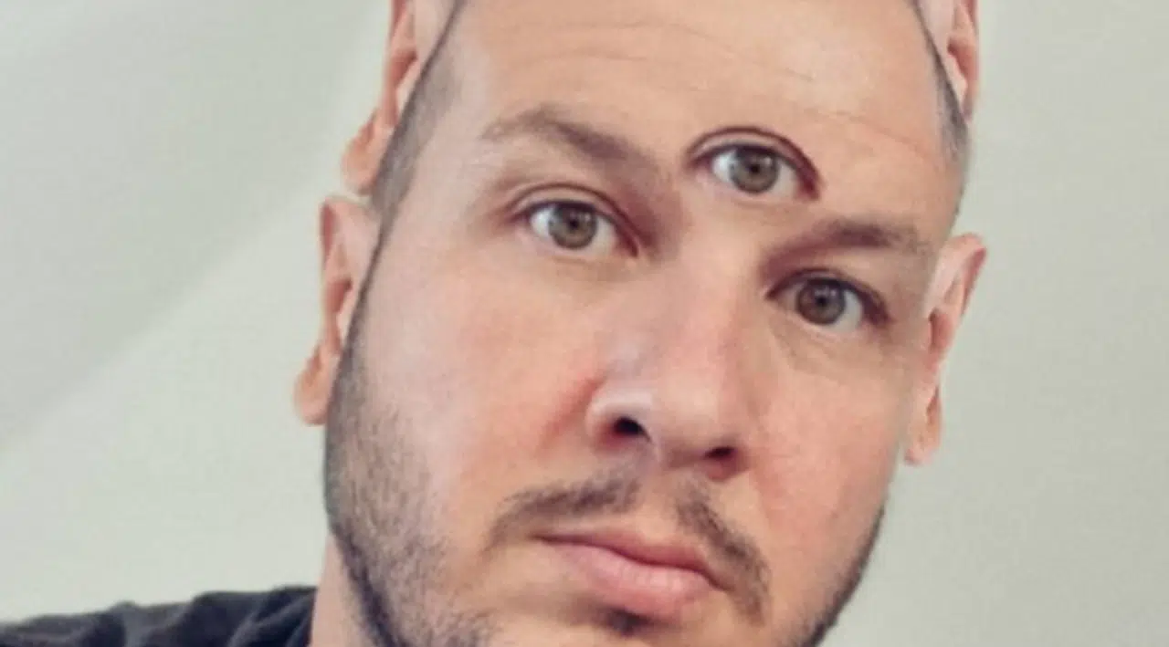 Şahan Gökbakar'dan ironik paylaşım: Allah sizi bildiği gibi yapsın Bill Gates ve küresel arkadaşları