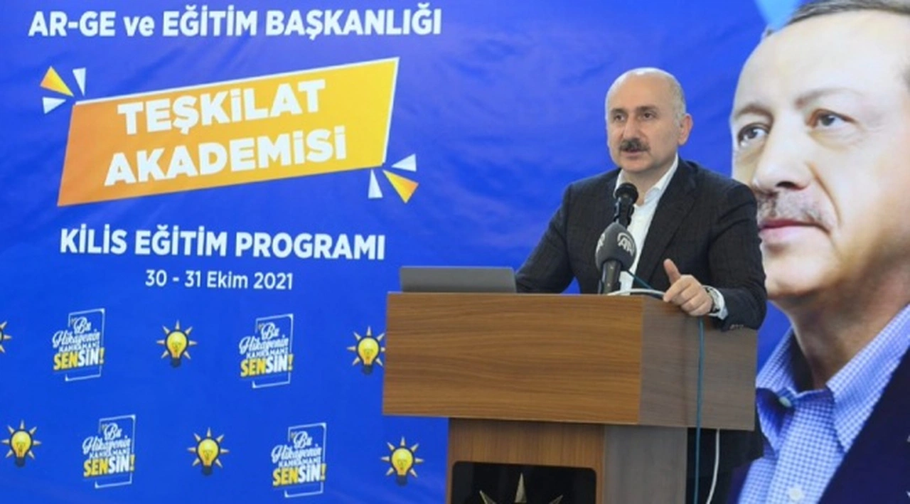 Bakan Karaismailoğlu’ndan CHP'ye tepki: Tezkere oylamasındaki tutumu onlar adına utanç vesikası