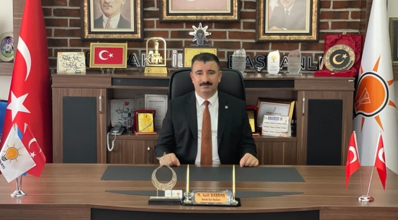 Başdaş’tan Batur’a şiirli eleştiri  “Yapamıyorsanız, bırakın biz yapalım”