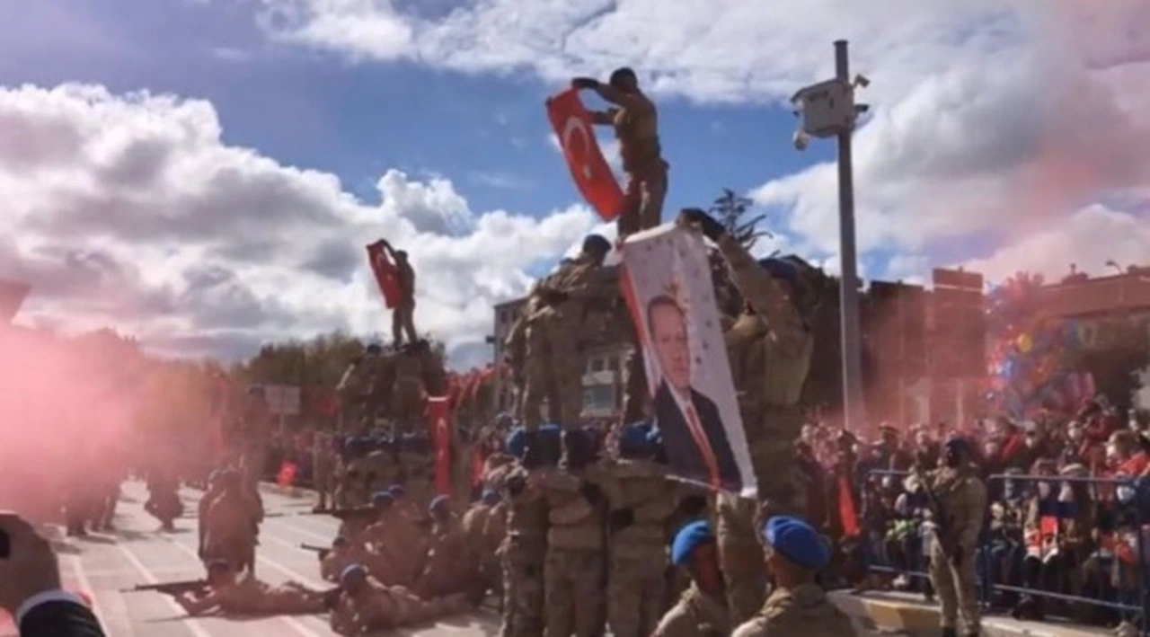Kastamonu AK Parti il başkanından poster yorumu: Sindireceksiniz