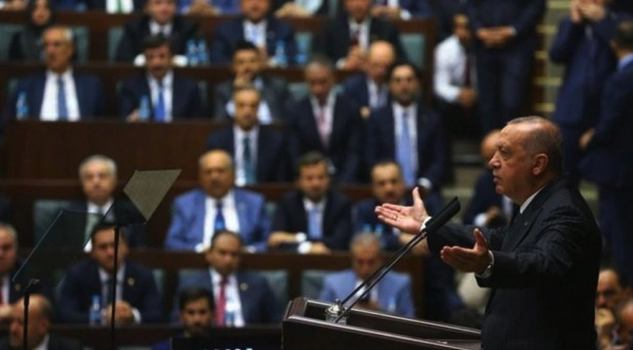 CHP'li Ağbaba'dan Erdoğan'a: Konuştuğu her dakika ülkeyi fakirleştiren bir baş ekonomist, üstelik kitabını da yazmış