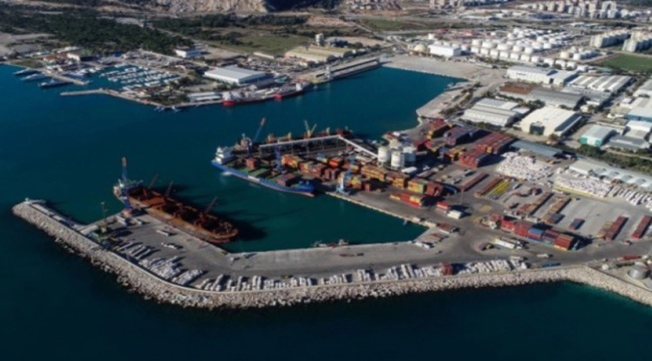 CHP'li Budak: İktidarın Katar sevgisinin son kurbanı Antalya Limanı olacak