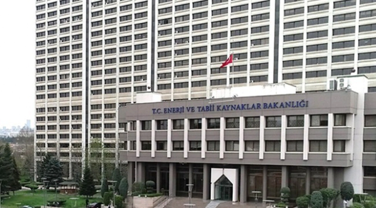 Enerji ve Tabii Kaynaklar Bakanlığı'nın bütçesi 2022'de yüzde 52 artırıldı