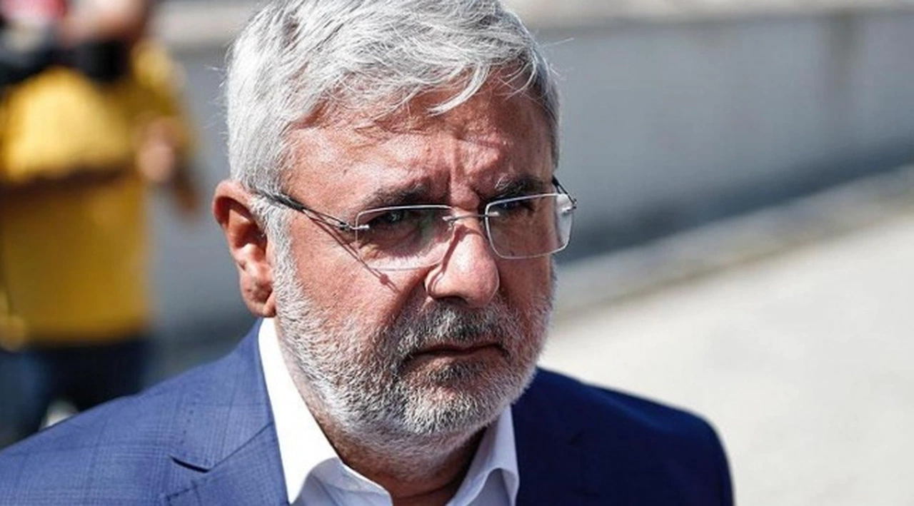 Metiner: CHP kapatılır mı?