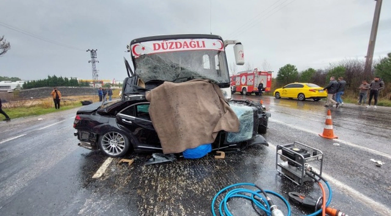 Tekirdağ'da feci kaza: 2 ölü, 15 yaralı