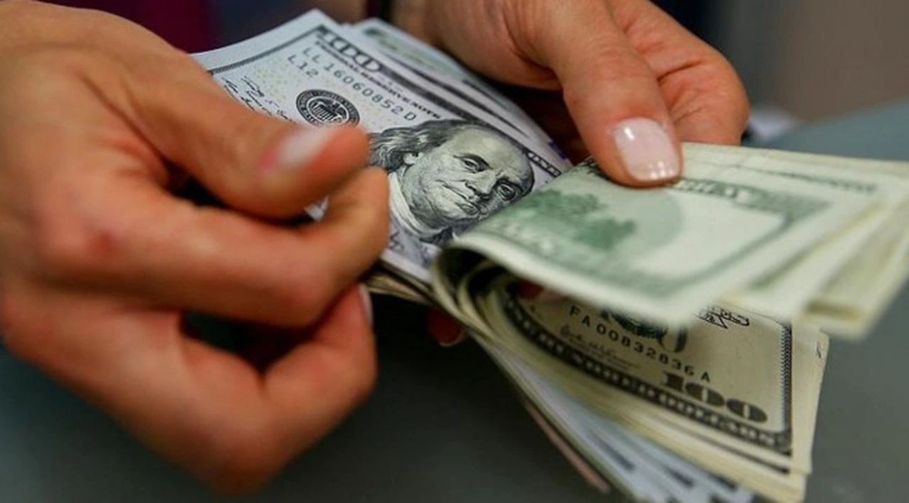 Dolar ve Euro'da rekor yükseliş!