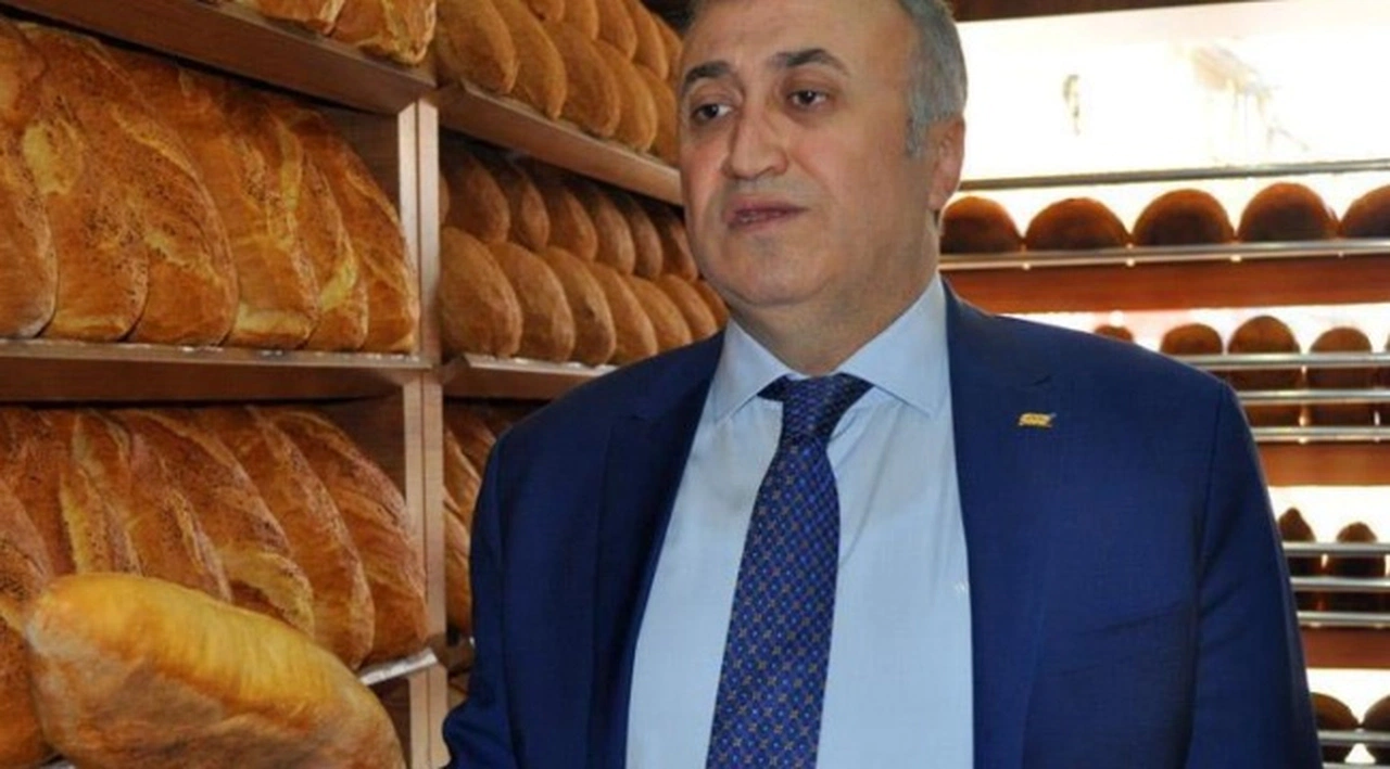 Türkiye Fırıncılar Federasyonu Başkanı'ndan ekmek zammı açıklaması: Ekmeğin 4-5 lira olacağı şeklindeki haberler gerçeği yansıtmamaktadır