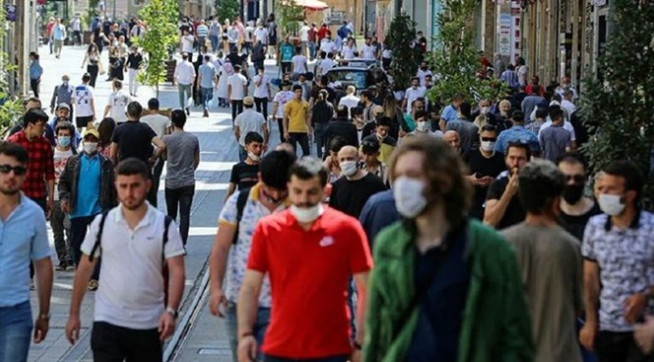 “Türkiye’nin Geleceğine Genç Bakış” raporu: Üç gençten biri sandığa gitmeyebilir