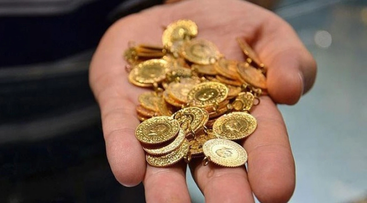 Gram altın 900 lirayı gördü