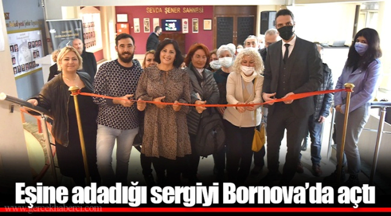 Eşine adadığı sergiyi Bornova’da açtı