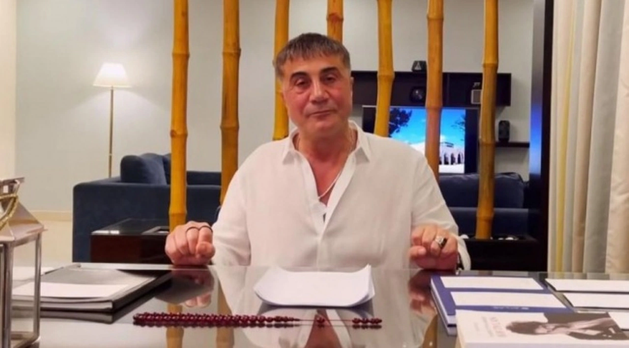 Gazeteci Mollaveisoğlu, Sedat Peker’le avukatının son görüşmesini anlattı: Savunmasını hazırlıyor