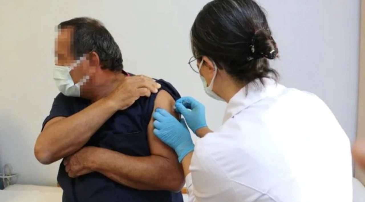 Üçüncü doz BioNTech aşısının en yaygın 5 yan etkisi belli oldu