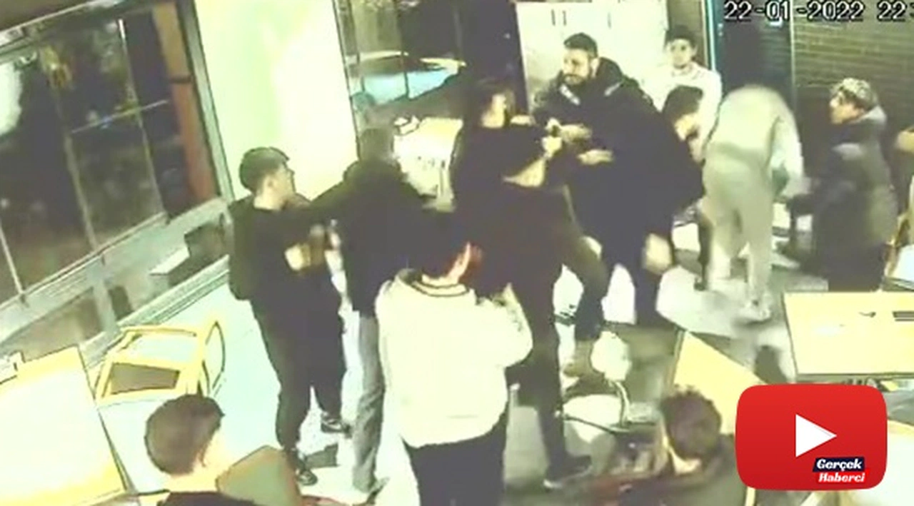 Arkadaşların hırsızlık kavgasında yumruklar havada uçuştu