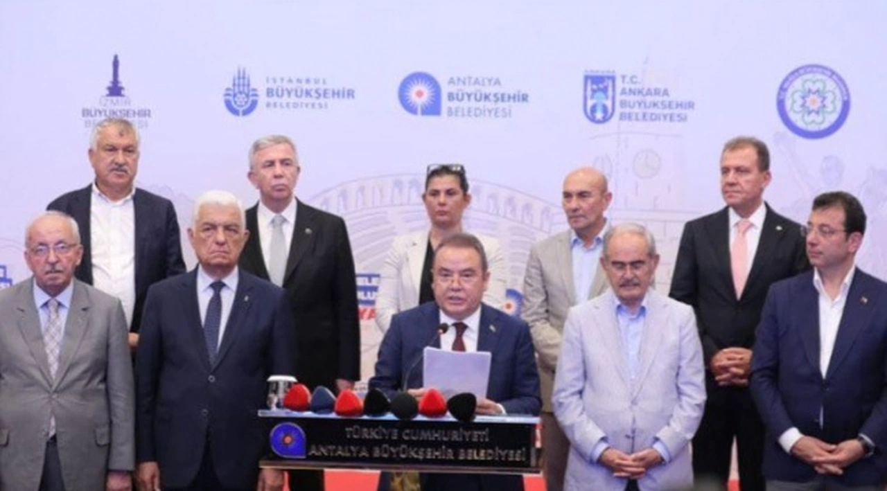 CHP'den operasyonlara hazırlık: Belediye Hukuk Komisyonu kuruldu