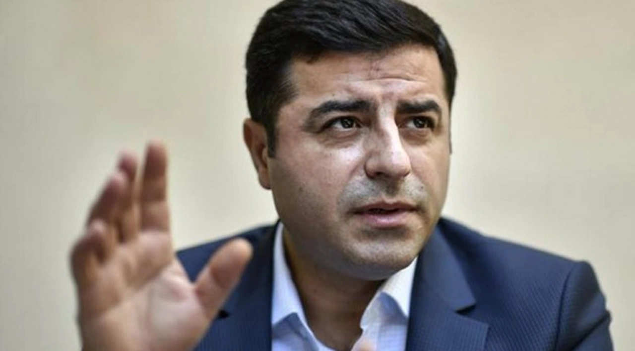 Demirtaş: Sanırım MHP, son derece akıllıca bir muhalefet taktiğiyle AKP'yi adım adım bitiriyor