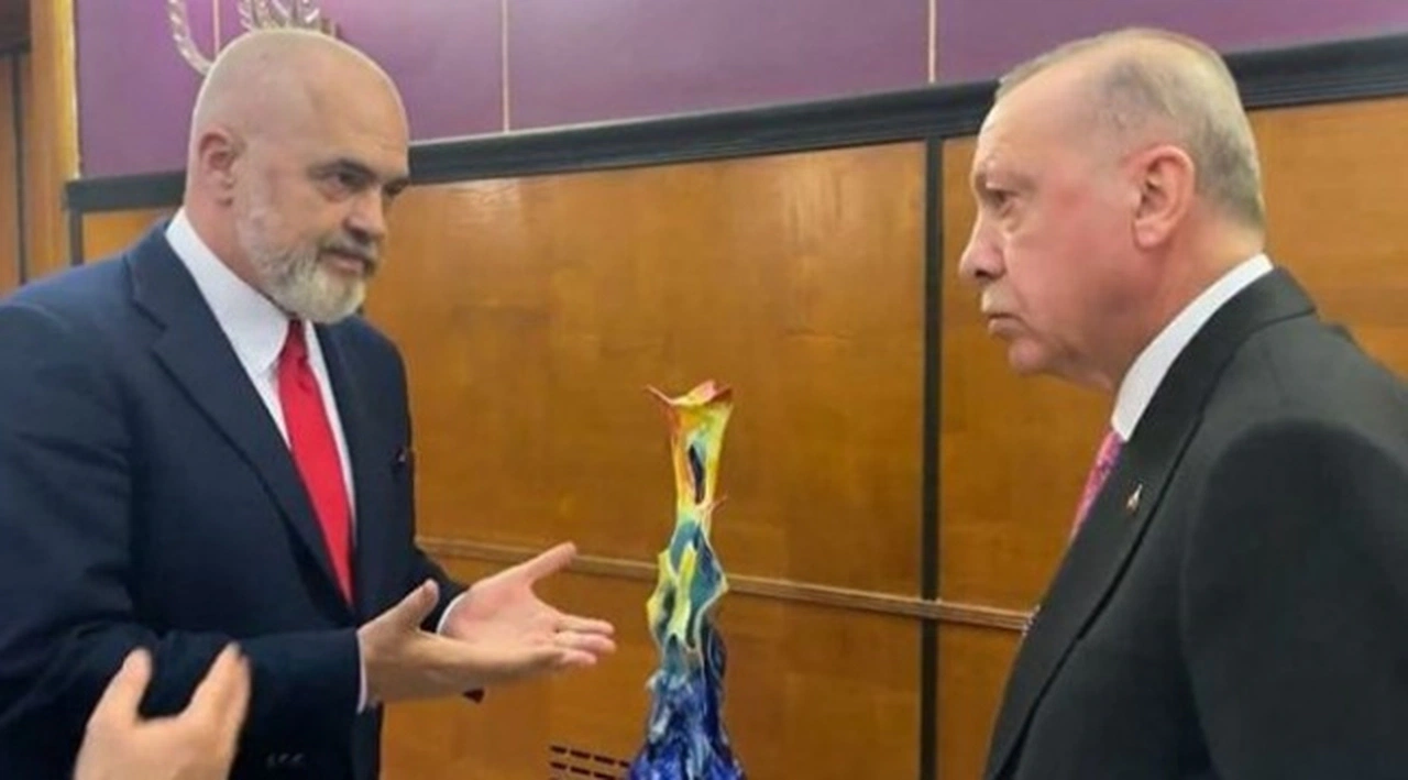 Erdoğan’ın Arnavutluk Başbakanı’nı “inciten” sorusu gündem oldu: Sende böyle maharet var mı?
