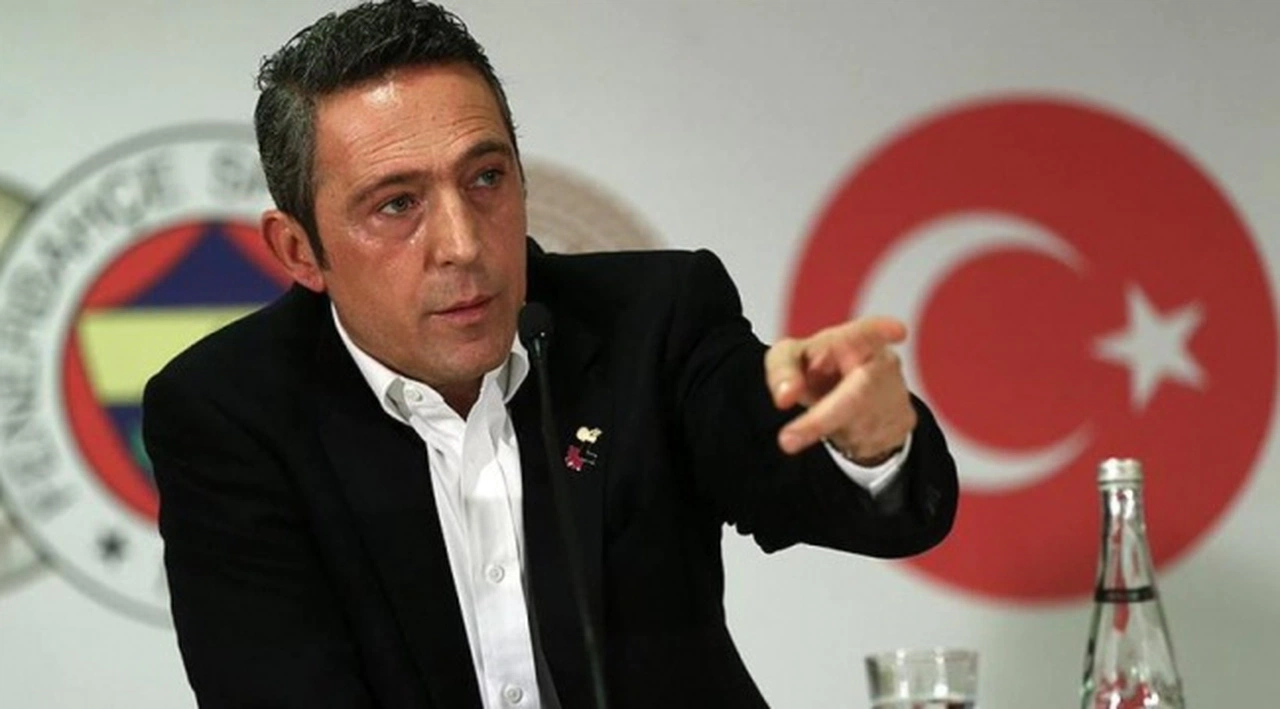 Fenerbahçe Başkanı Ali Koç, futbolcularla bir araya geldi: Ne yazık ki takım olamadık