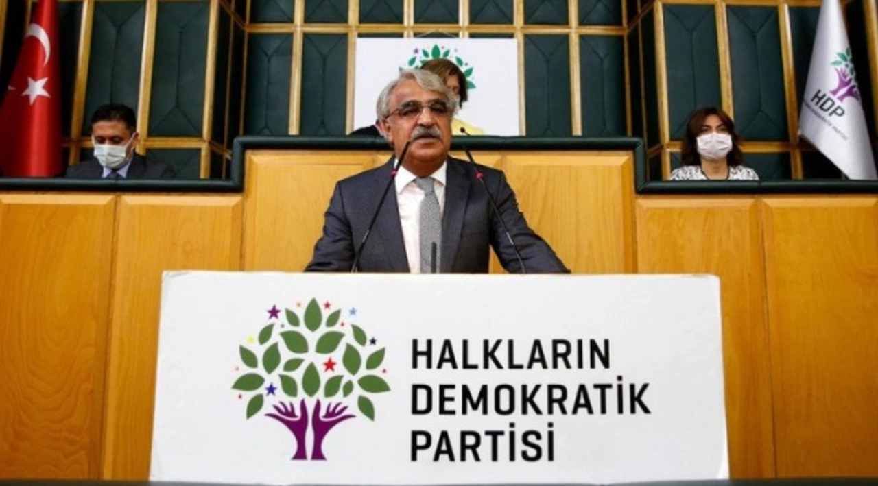 HDP ortak aday şartlarını açıkladı: AK Parti'ye 'Öcalan'a övgüler yağdırdınız' yanıtı