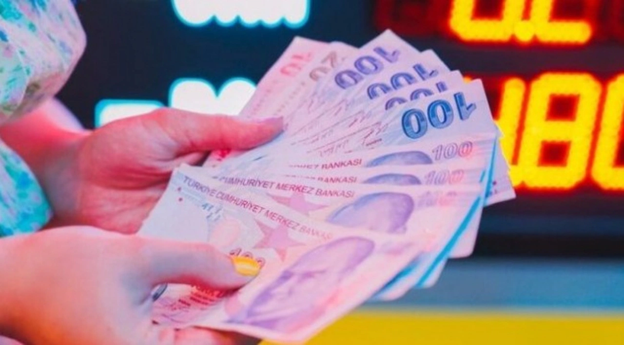 İngiliz banka, dolar/TL tahminini güncelledi: “2022’de 20’yi, 2023’te 28 lirayı görecek”