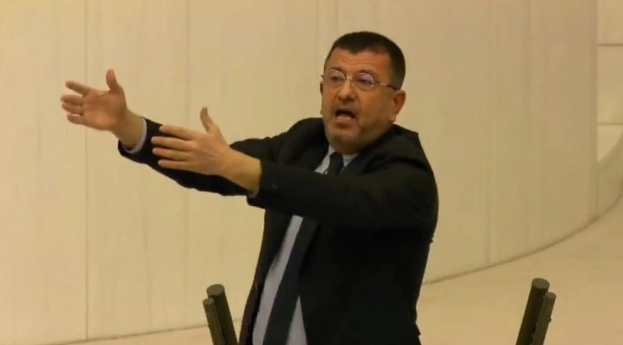 CHP'li Ağbaba'dan Fatma Betül Sayan Kaya ve Rabia İlhan Kalender açıklaması: Sorsan hepsi ‘ahlaklı', sorsan hepsi ‘muhafazakar'