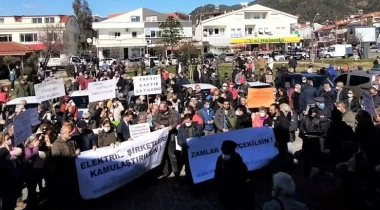 Elektrik zammı protestosunda hükümet istifa sesleri