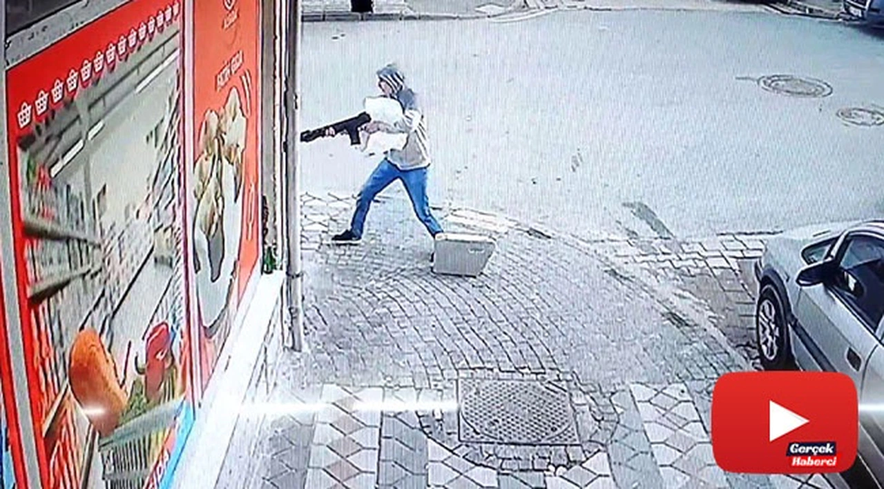 Köşede pusuya yatan genç, "tatlı ısmarlayacağım" diye çağırdığı arkadaşını pompalı tüfekle vurarak yaraladı