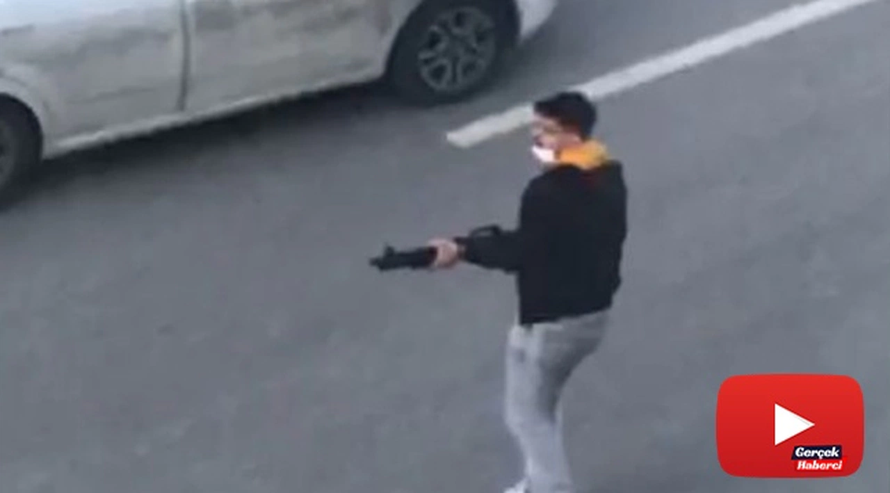 Şehir magandası trafikte tartıştığı kişinin dükkanını pompalı tüfekle bastı