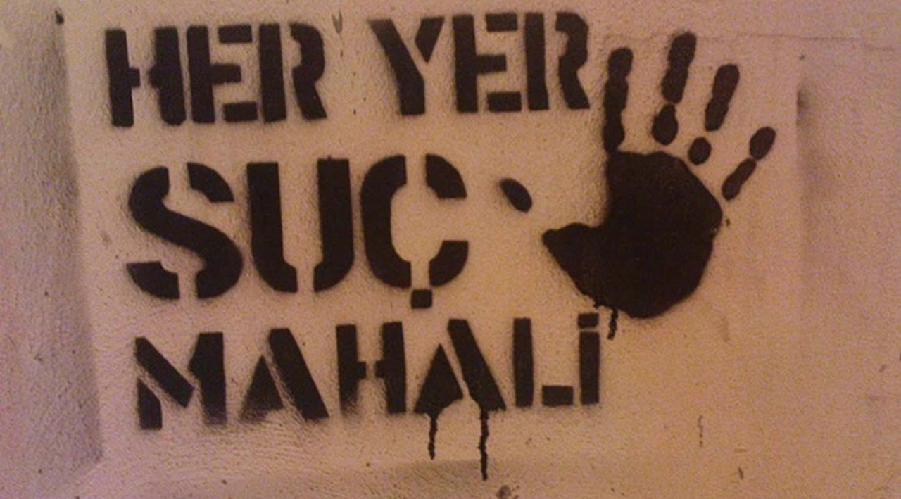 “Adıgüzel Güzel Sanatlar Anadolu Lisesi’nde sınıfa alkollü gelen öğretmen öğrencileri taciz etti” iddiası
