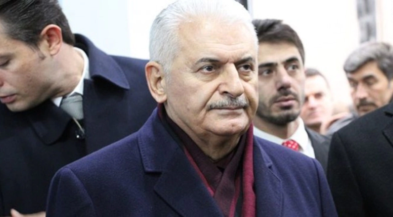 Binali Yıldırım: Bir uçurumun kenarındayız