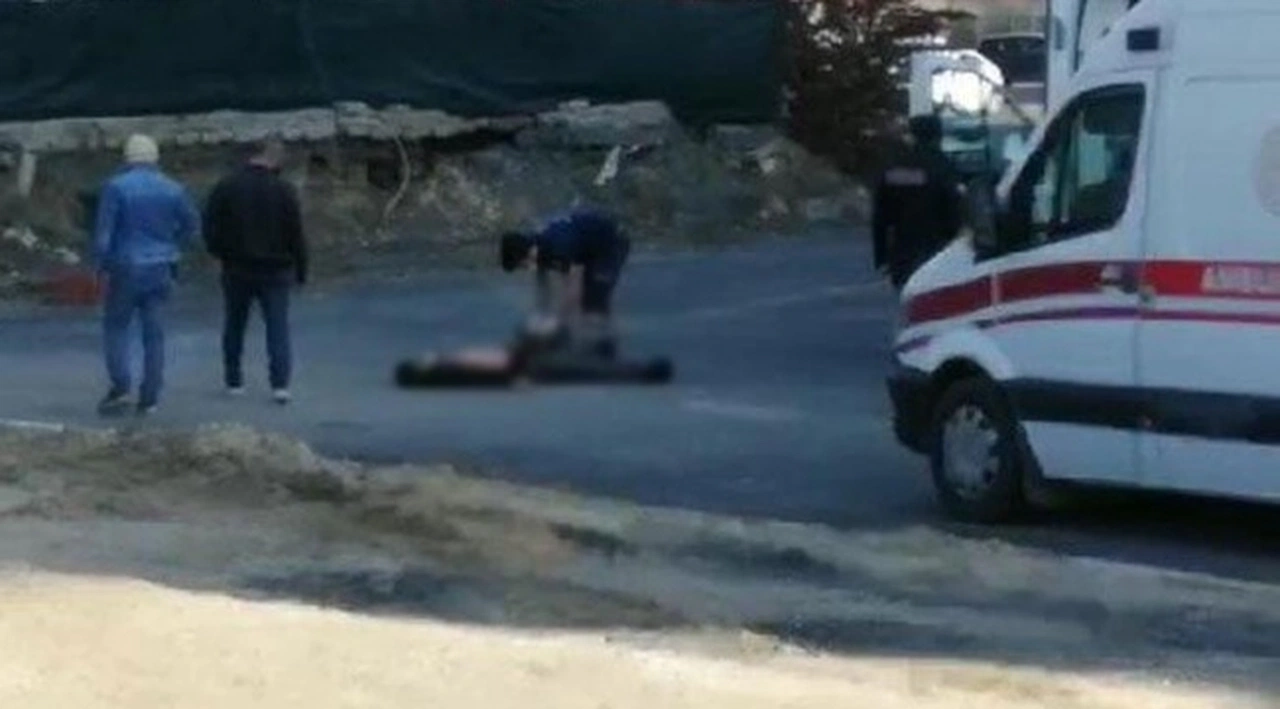 Küçükçekmece adliyesi önünde silahlı kavga: Ölü ve yaralılar var