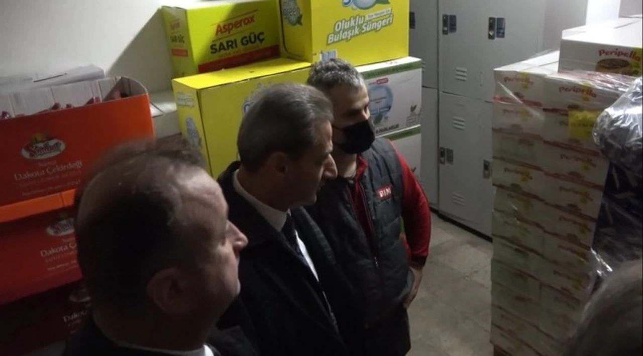 Vali ve belediye başkanı market denetiminde: “Hayatınızı yaşanmaz yaparız, ona göre”