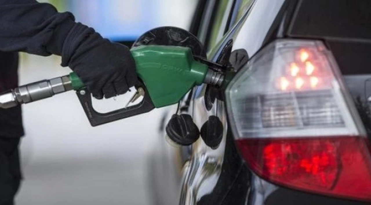 Benzine büyük zam mı geliyor?