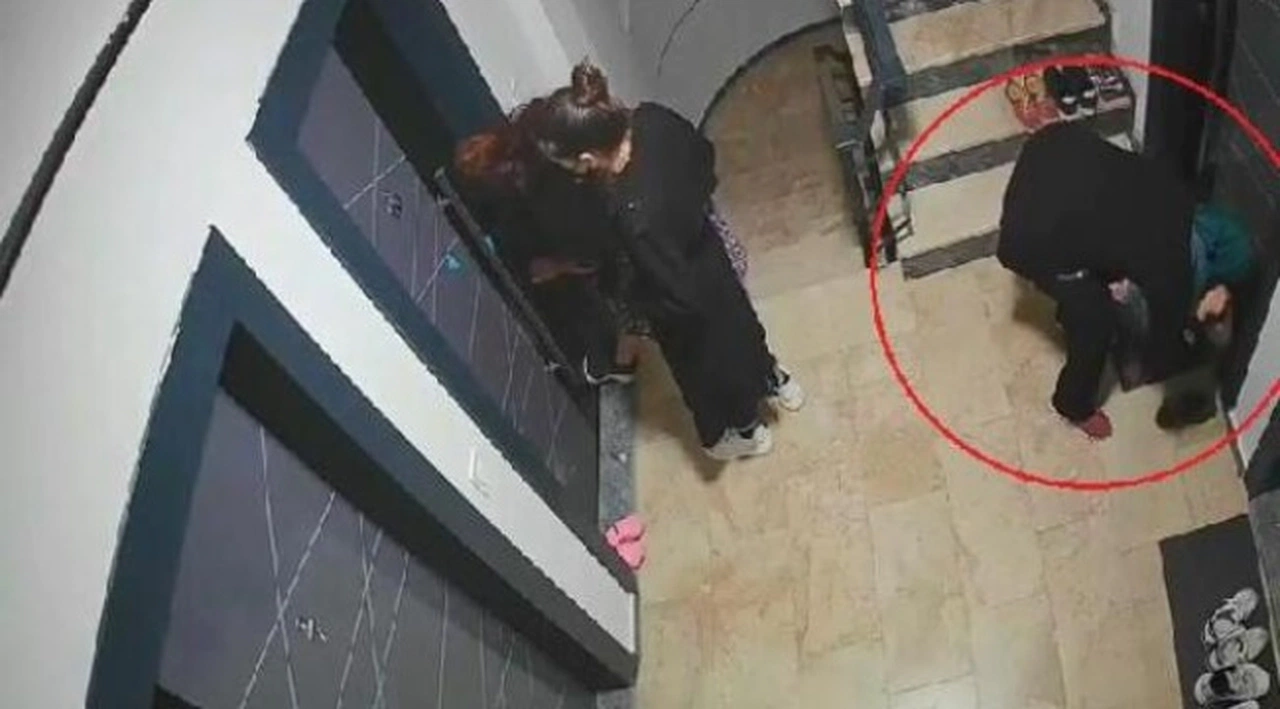 Evlere ayakkabı koklayarak giren hırsız: 'Kokuyorsa ve sıcaksa yeni geldiğini anlıyoruz'