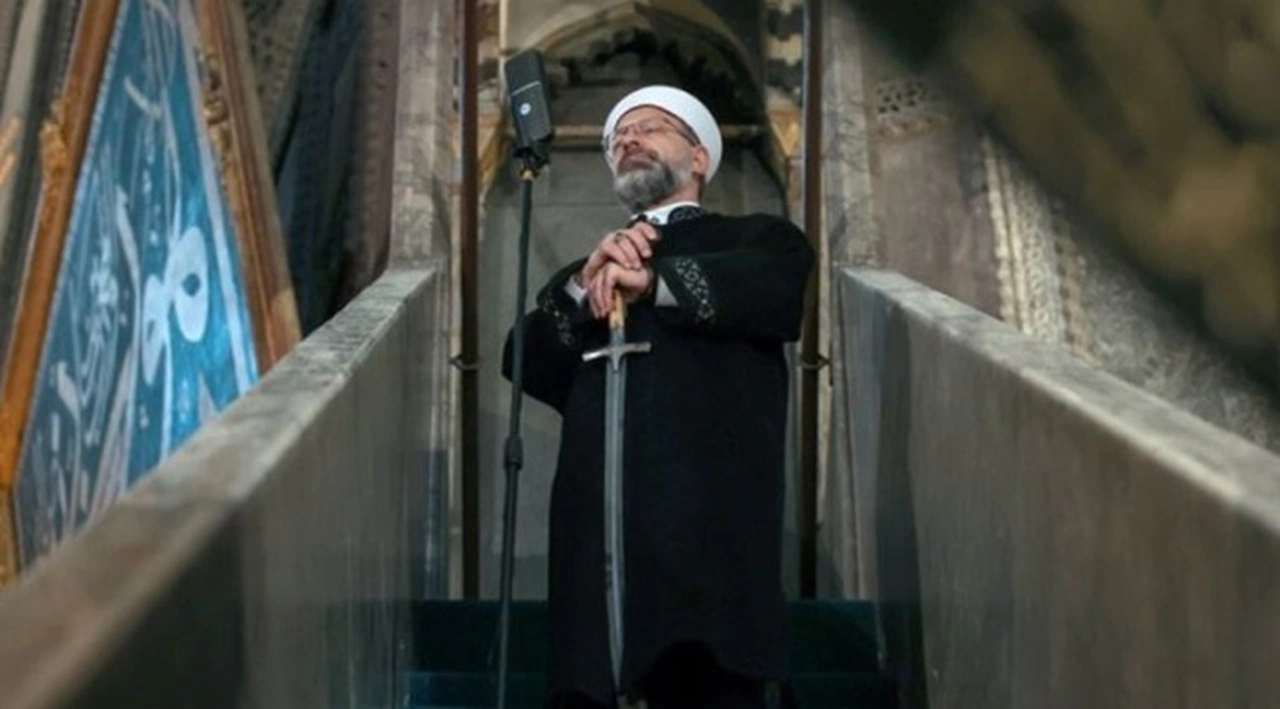 Diyanet İşleri Başkanı Erbaş, Dubai'de konuştu: İnanç karşıtı akımlar gençleri kuşattı