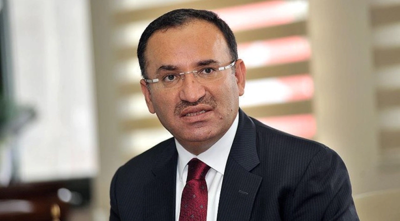 HDP'li vekilden Adalet Bakanı Bozdağ'a tek soruluk tweet önergesi